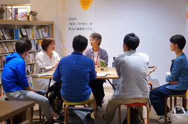 Co!medical communication<br />
ー医療・福祉のなぜ、なにを共有しようー Co!medical communication<br />
ー医療・福祉のなぜ、なにを共有しようー